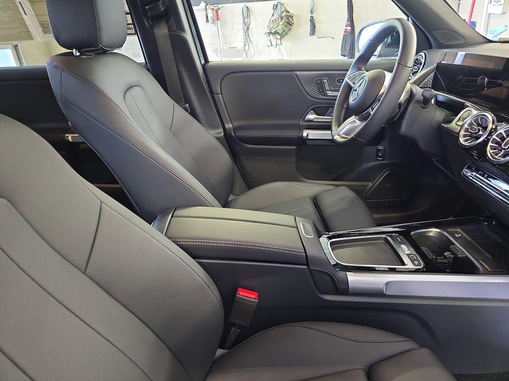 used 2025 Mercedes-Benz GLB 250 car, priced at $39,700