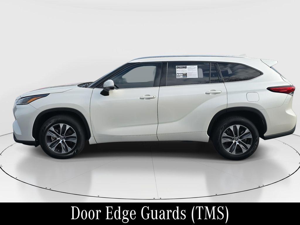 used 2021 Toyota Highlander car, priced at $32,250