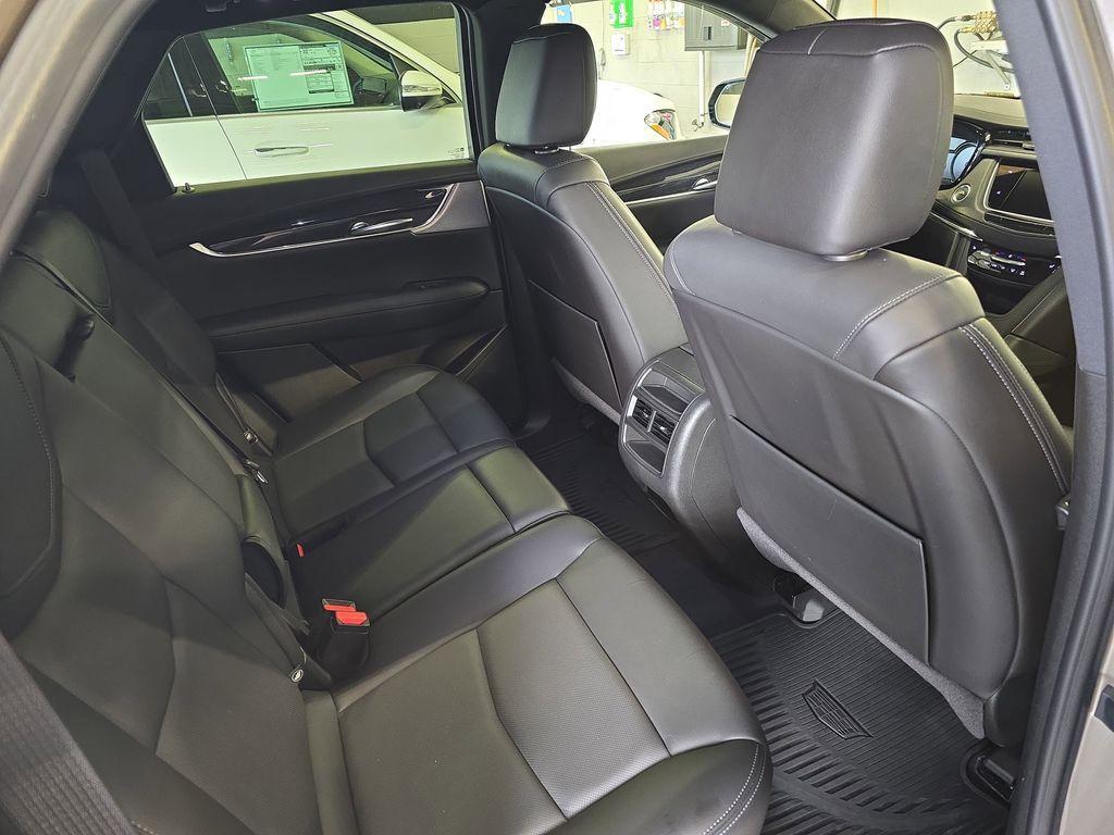 used 2022 Cadillac XT5 car, priced at $24,000