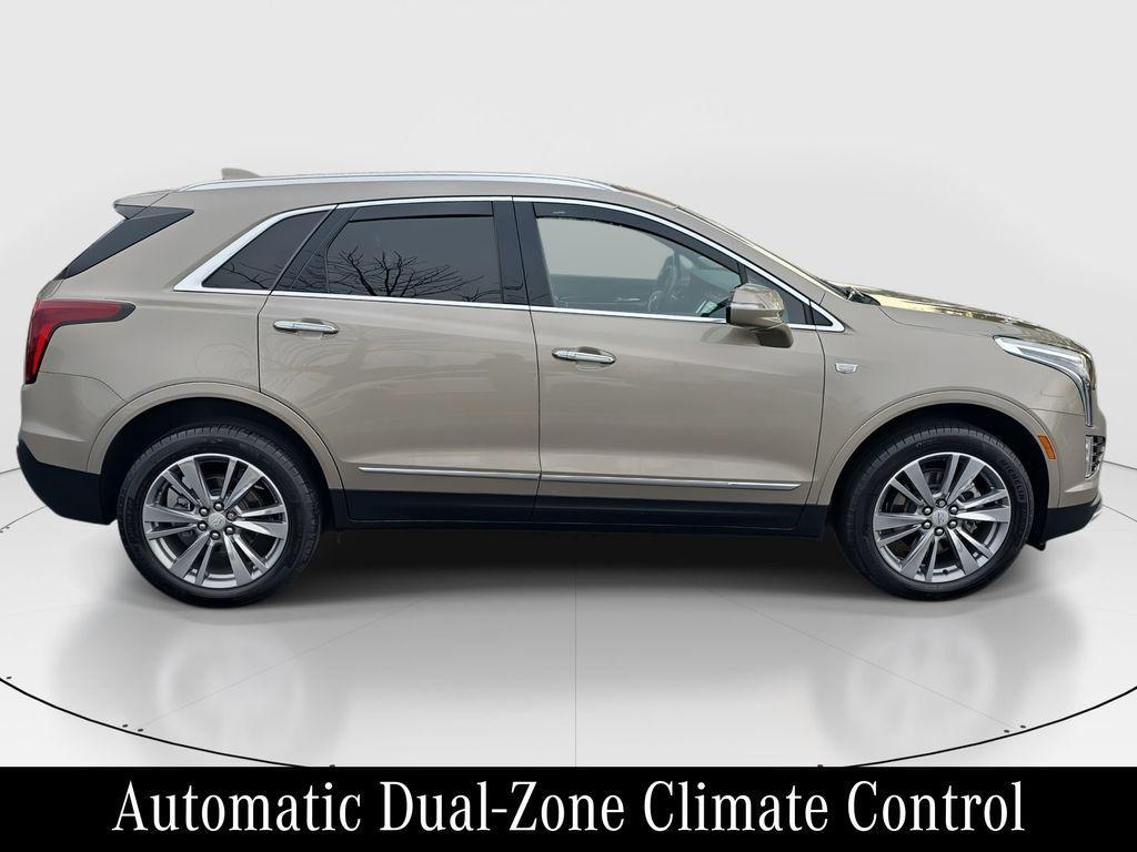 used 2022 Cadillac XT5 car, priced at $24,000