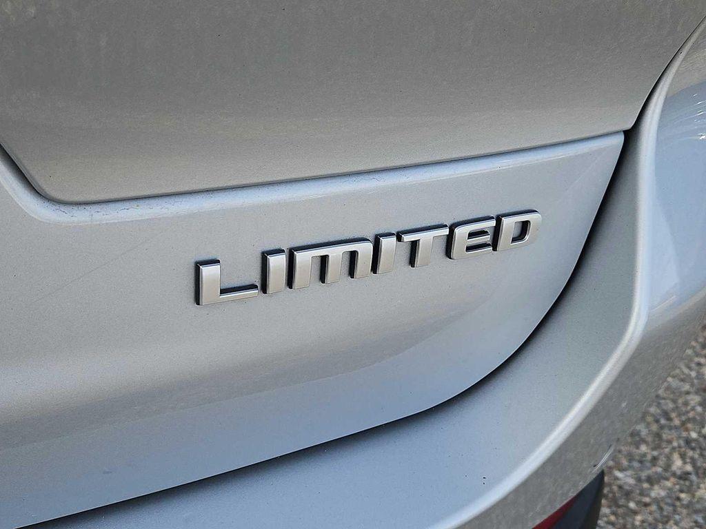 used 2024 Jeep Grand Cherokee L car, priced at $32,301