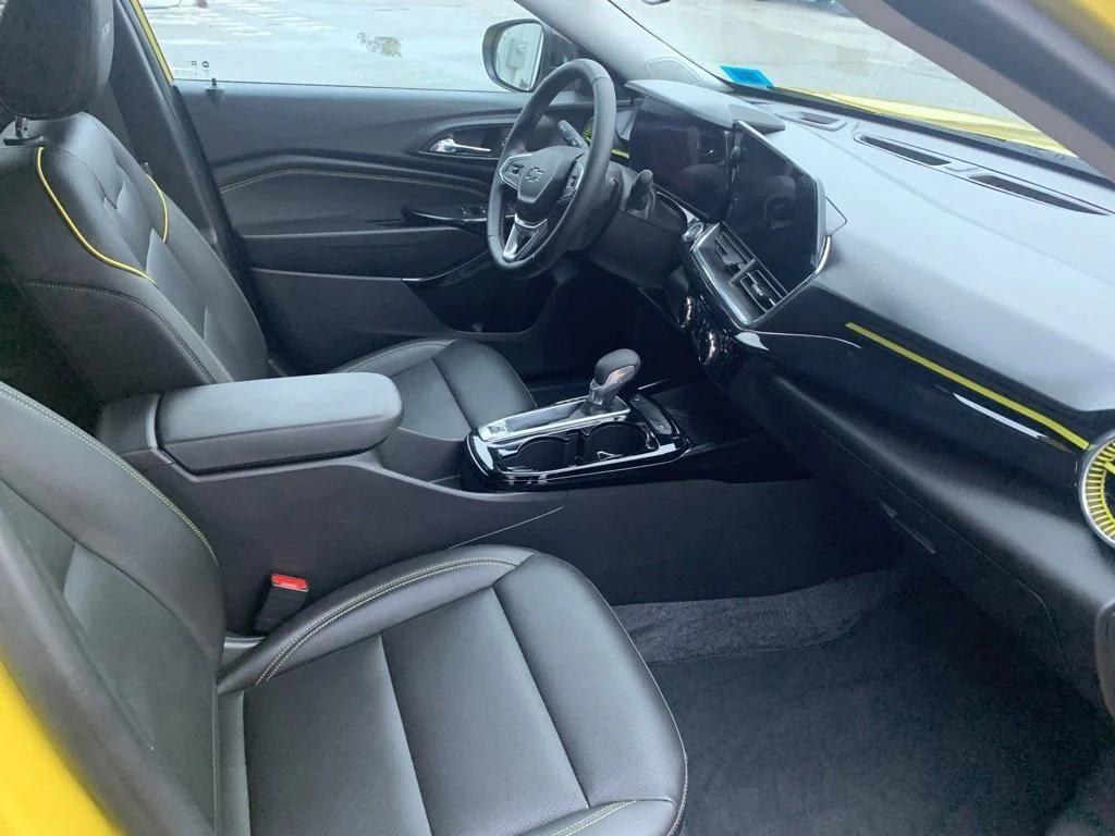 used 2025 Chevrolet Trax car, priced at $23,887