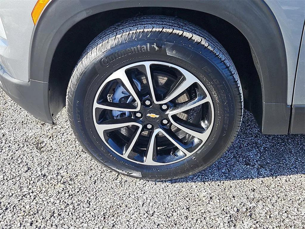 used 2025 Chevrolet TrailBlazer car, priced at $23,985