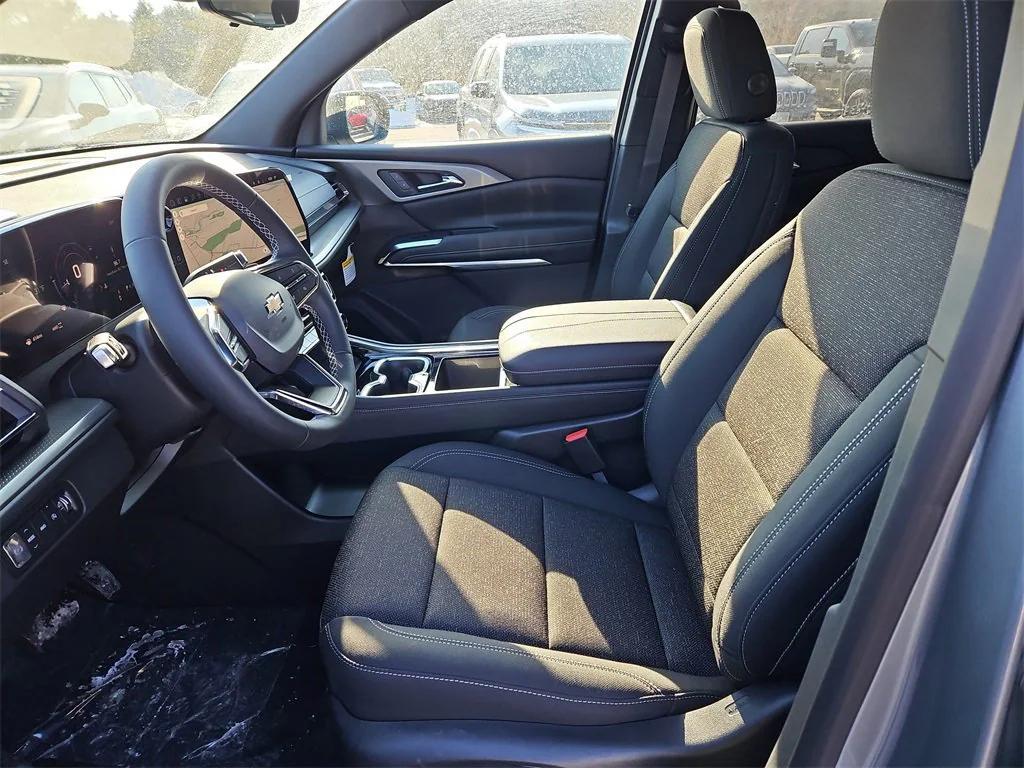 new 2026 Chevrolet Traverse car, priced at $43,520