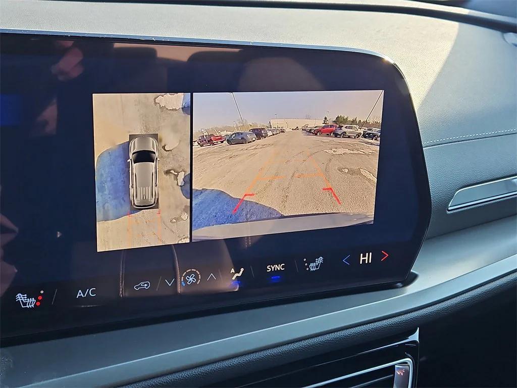 new 2026 Chevrolet Traverse car, priced at $43,520