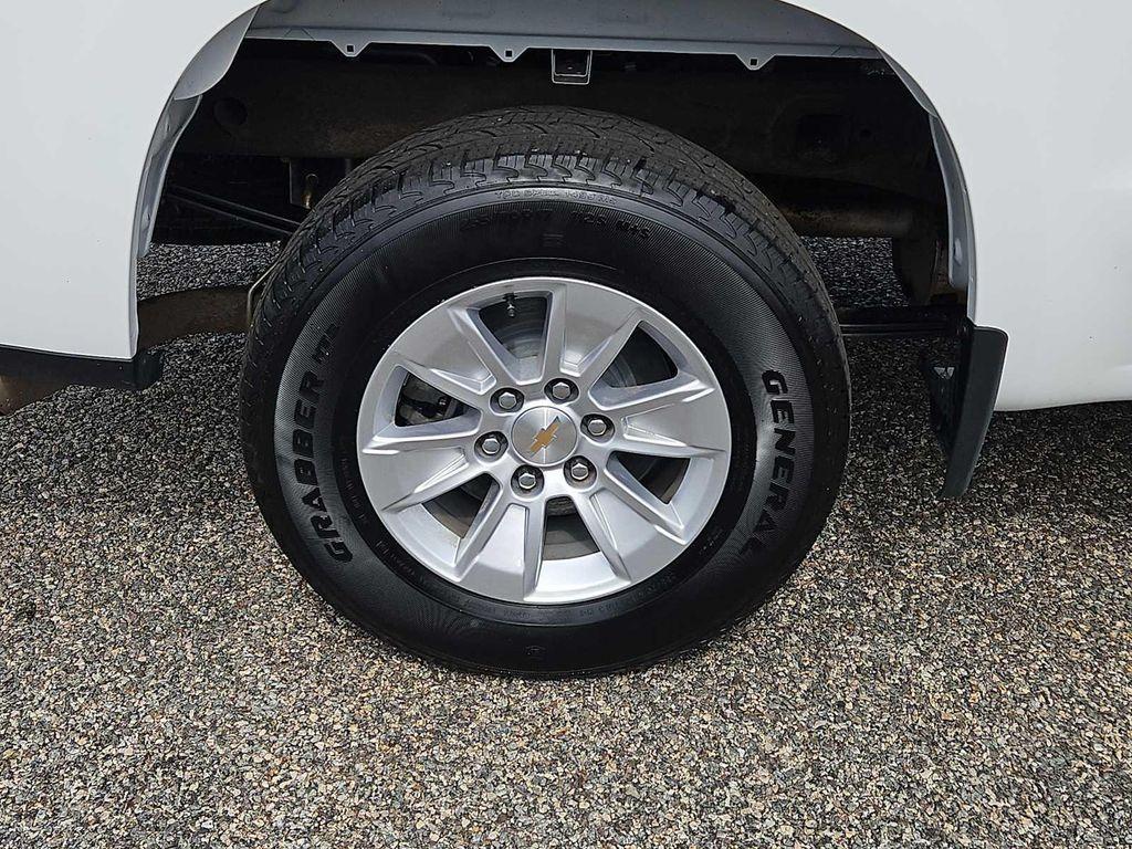 used 2025 Chevrolet Silverado 1500 car, priced at $42,995