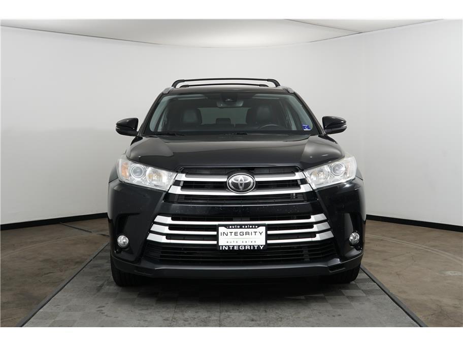 used 2018 Toyota Highlander car, priced at $23,999