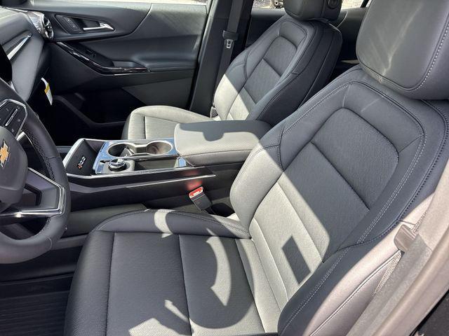 new 2026 Chevrolet Equinox car, priced at $33,392