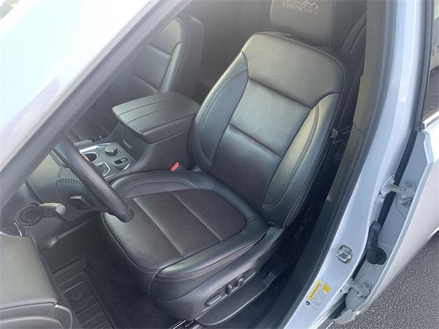 used 2022 Chevrolet Traverse car, priced at $31,000