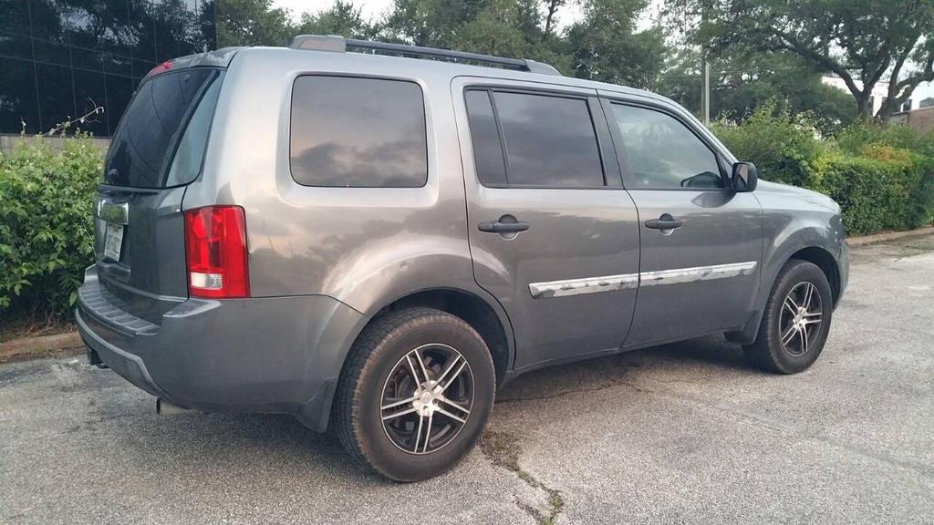 used 2011 Honda Pilot car, priced at $6,500