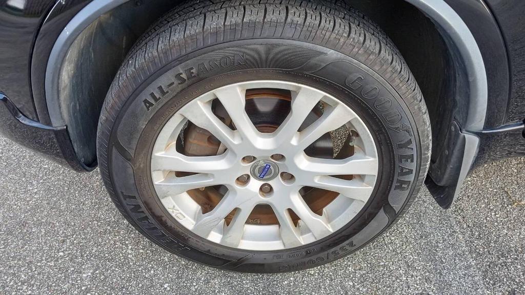 used 2013 Volvo XC90 car, priced at $5,999