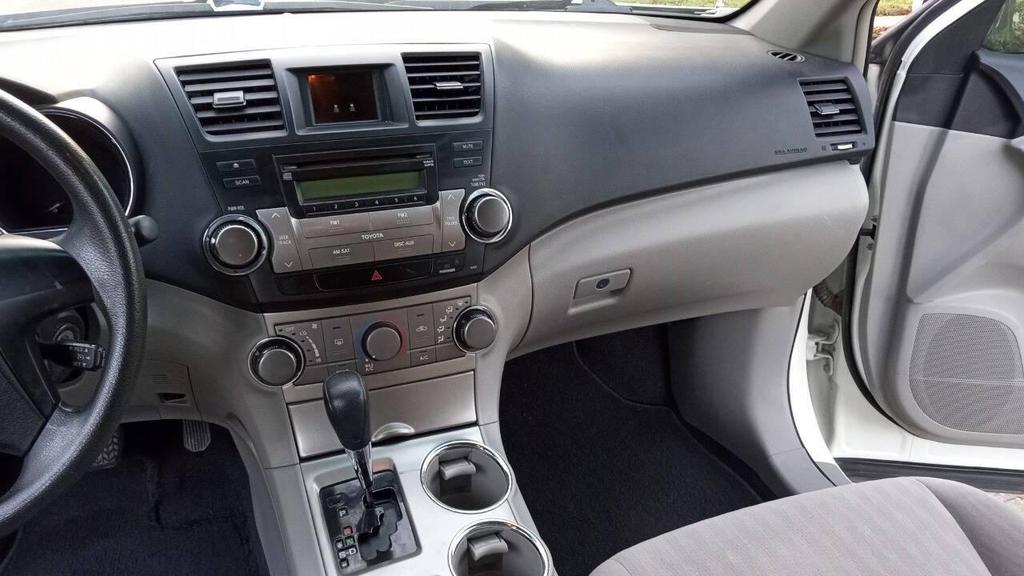 used 2011 Toyota Highlander car, priced at $8,500