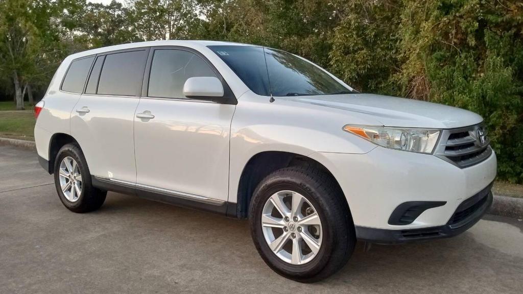 used 2011 Toyota Highlander car, priced at $8,500