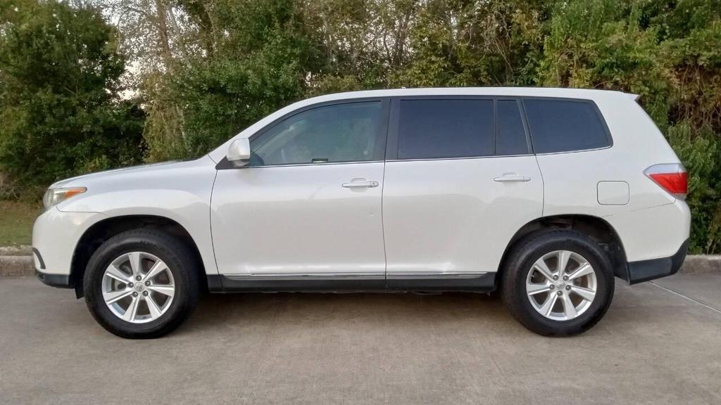 used 2011 Toyota Highlander car, priced at $8,500