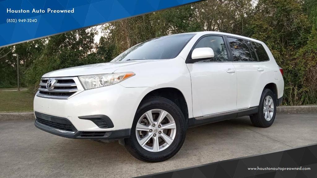 used 2011 Toyota Highlander car, priced at $8,500