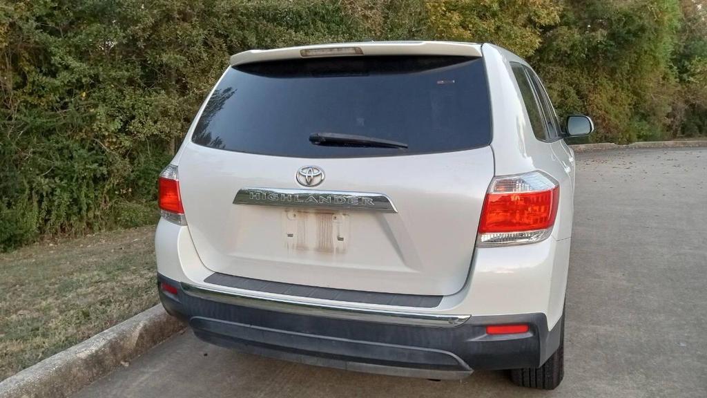 used 2011 Toyota Highlander car, priced at $8,500