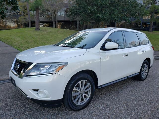 used 2014 Nissan Pathfinder car, priced at $8,000