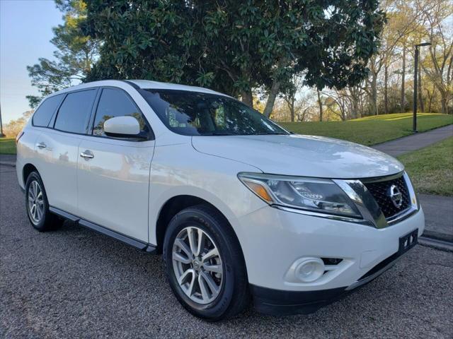 used 2014 Nissan Pathfinder car, priced at $8,000