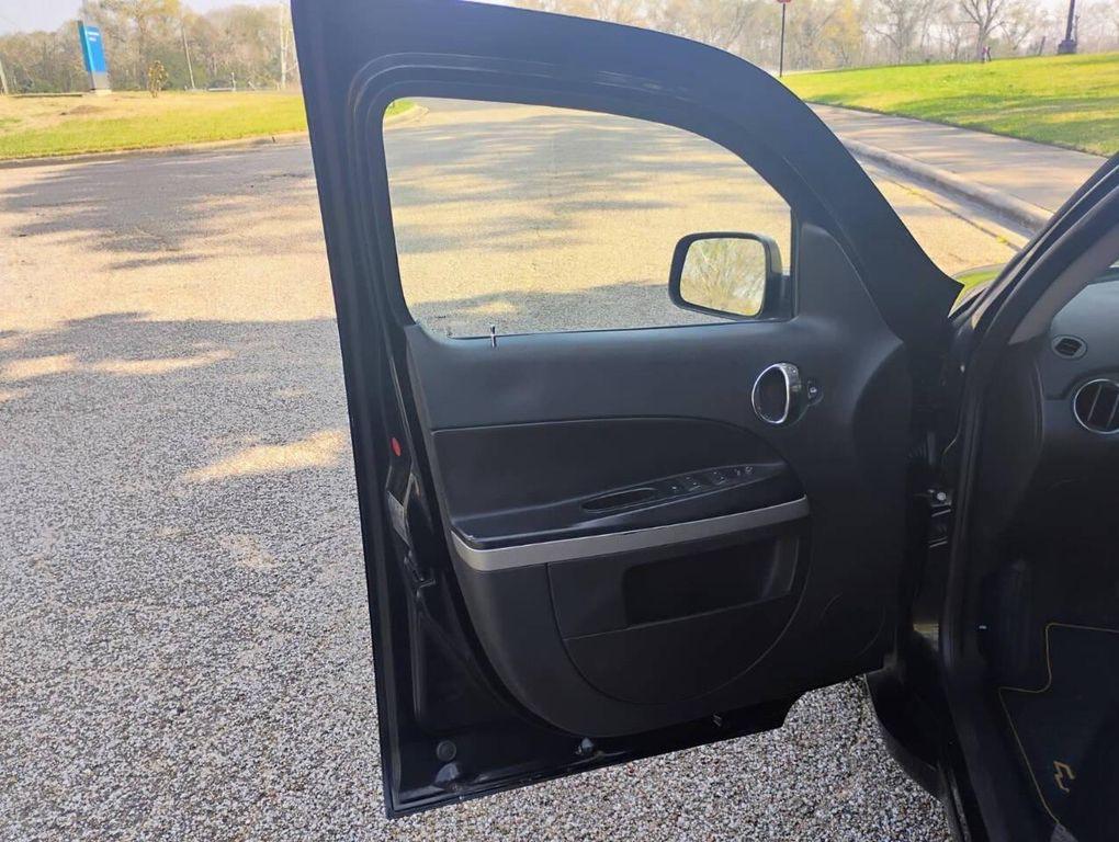 used 2010 Chevrolet HHR car, priced at $3,950