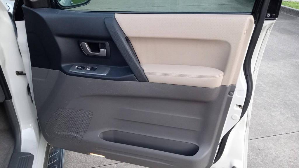 used 2006 Mitsubishi Montero car, priced at $19,999