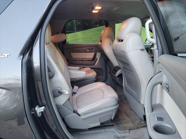 used 2014 GMC Acadia car, priced at $7,999