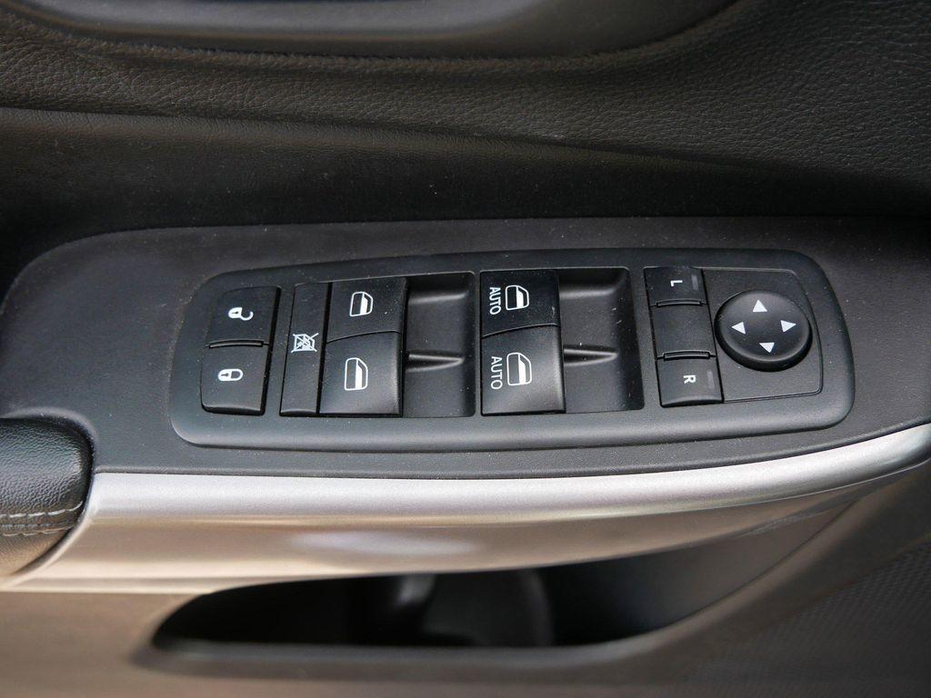 used 2019 Jeep Cherokee car, priced at $17,346