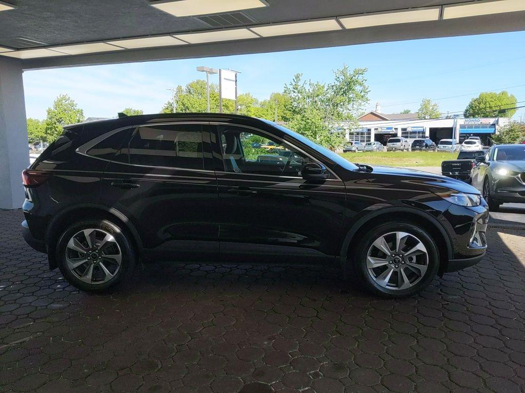 used 2023 Ford Escape car, priced at $28,914