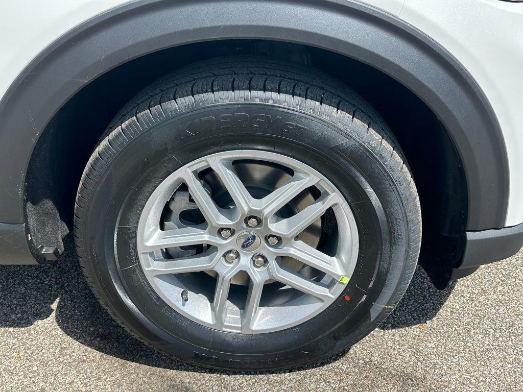 new 2026 Ford Explorer car, priced at $43,478