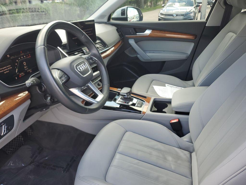 Audi Q5 view 24