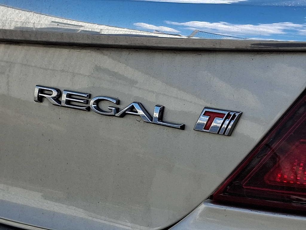 used 2014 Buick Regal car, priced at $8,999