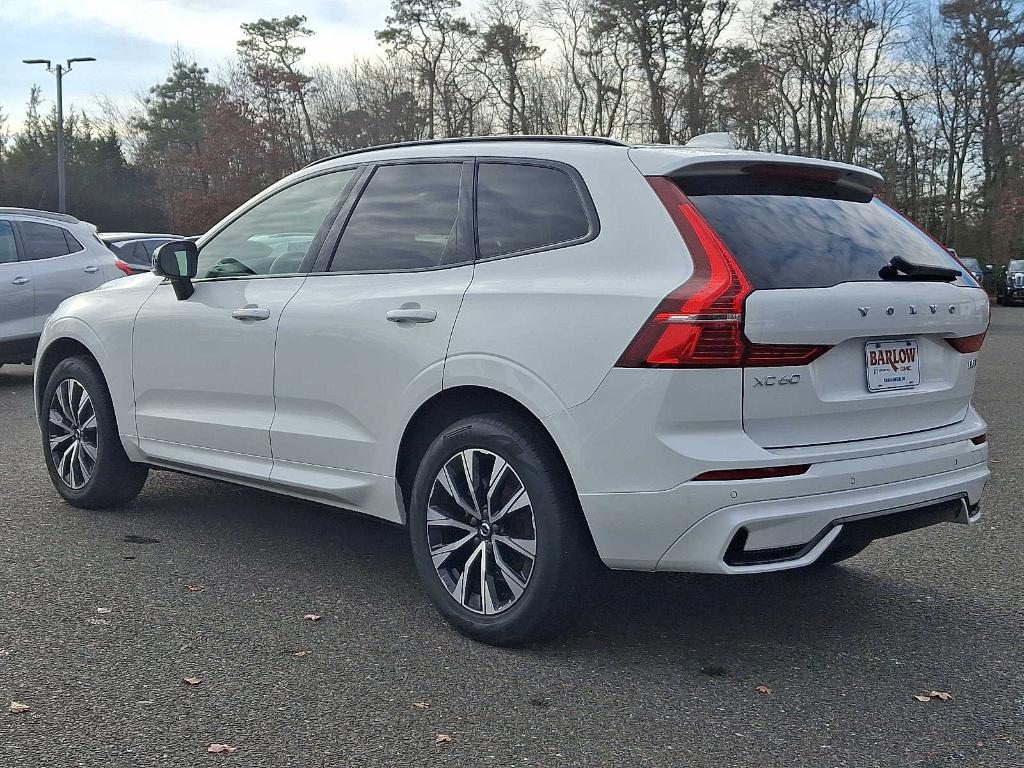 Crystal White Metallic 2024 Volvo XC60 B5 Core Dark Theme