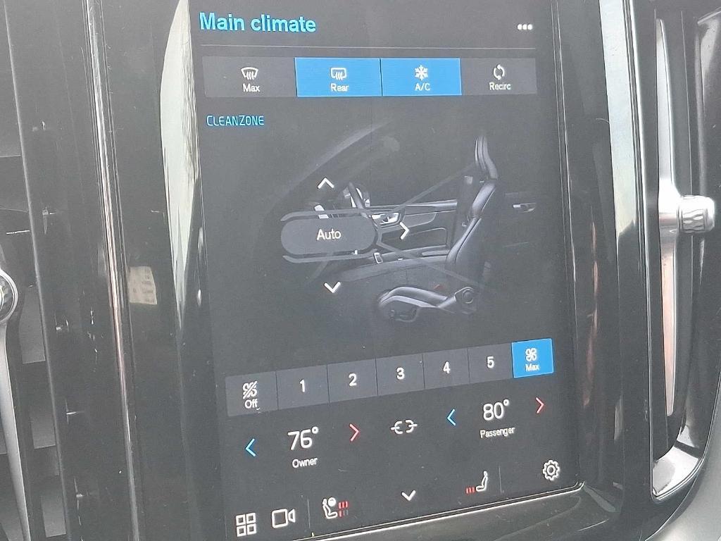 Crystal White Metallic 2024 Volvo XC60 B5 Core Dark Theme