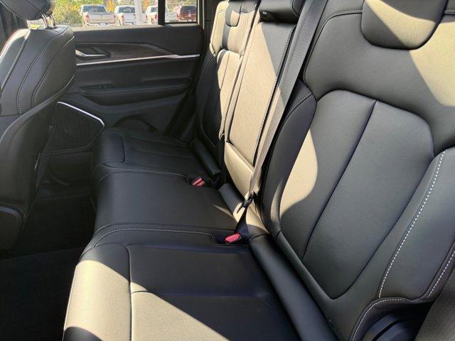 new 2026 Jeep Grand Cherokee car, priced at $43,738