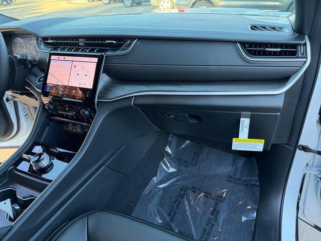 new 2025 Jeep Grand Cherokee car, priced at $42,901