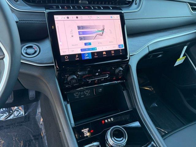 new 2025 Jeep Grand Cherokee car, priced at $42,901