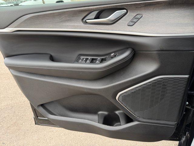 new 2025 Jeep Grand Cherokee car, priced at $46,841