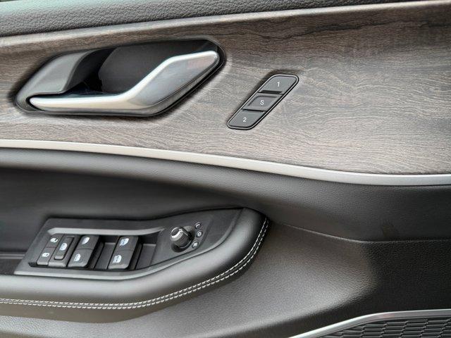 new 2025 Jeep Grand Cherokee car, priced at $46,841