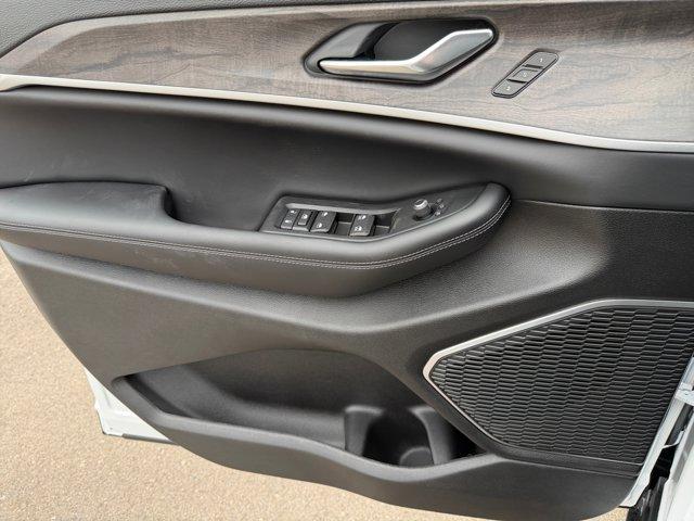 new 2025 Jeep Grand Cherokee car, priced at $48,769,796