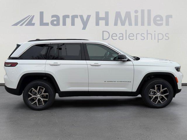 new 2025 Jeep Grand Cherokee car, priced at $48,769,796
