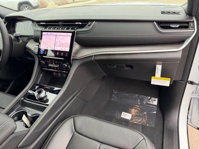 new 2025 Jeep Grand Cherokee car, priced at $48,769,796