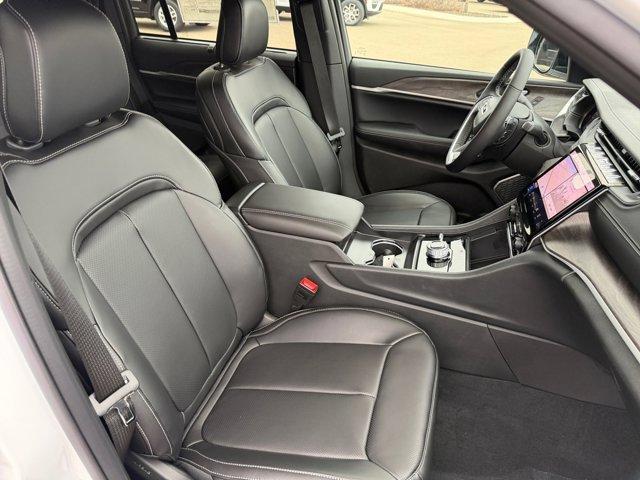 new 2025 Jeep Grand Cherokee car, priced at $48,769,796