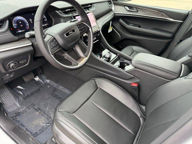 new 2025 Jeep Grand Cherokee car, priced at $48,769,796