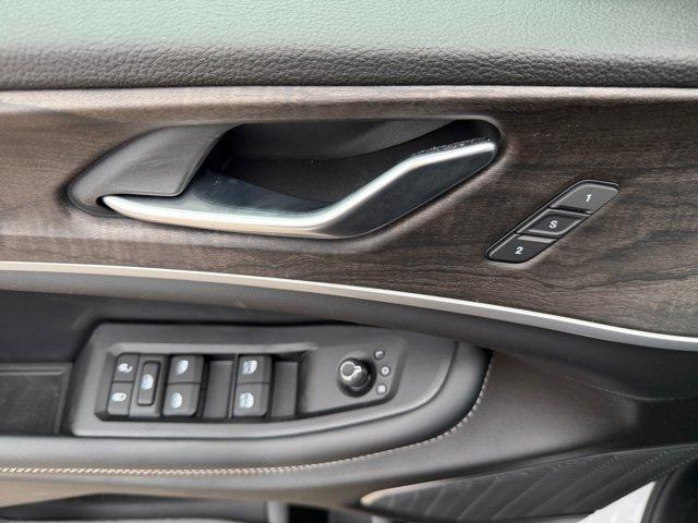 new 2025 Jeep Grand Cherokee car, priced at $48,769,796