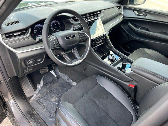 new 2025 Jeep Grand Cherokee car, priced at $39,446