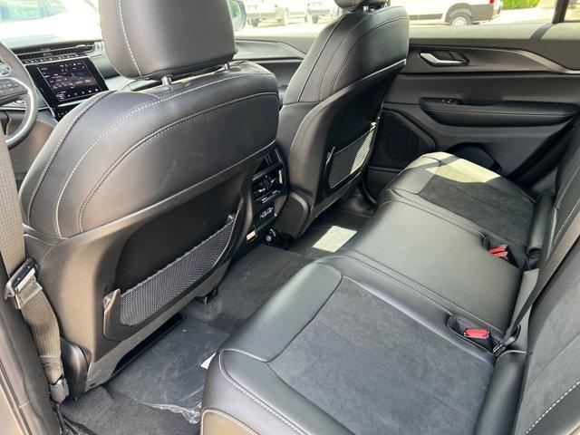 new 2025 Jeep Grand Cherokee car, priced at $39,446