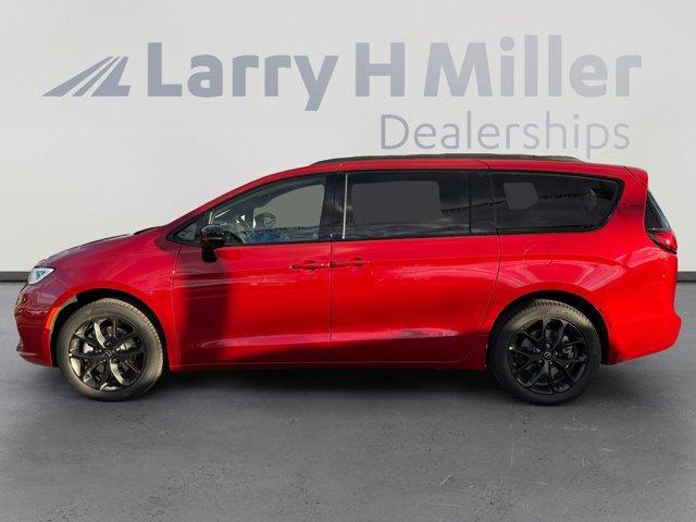 new 2026 Chrysler Pacifica car, priced at $51,594