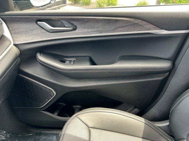 new 2025 Jeep Grand Cherokee car, priced at $48,772