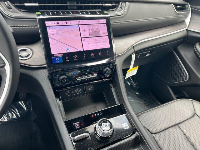 new 2025 Jeep Grand Cherokee car, priced at $48,772