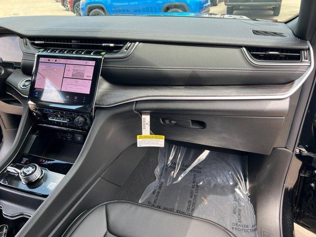 new 2025 Jeep Grand Cherokee car, priced at $48,772