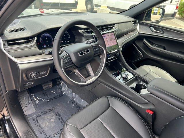 new 2025 Jeep Grand Cherokee car, priced at $48,772